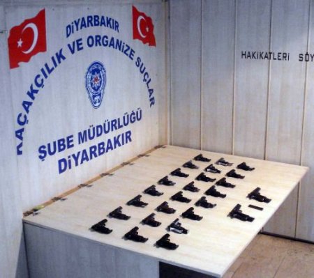 Kuzey Irak'tan Türkiye'ye Silah Getiren Çete Çökertildi