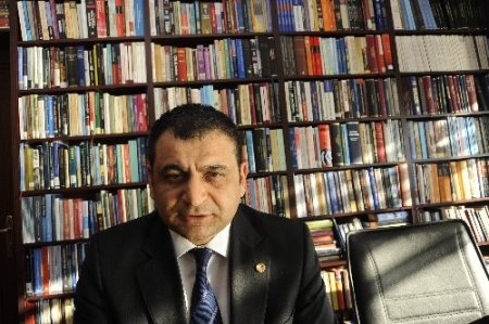 Laçiner: Türkiye, Suriye'deki savaşın içine çekilmek isteniyor