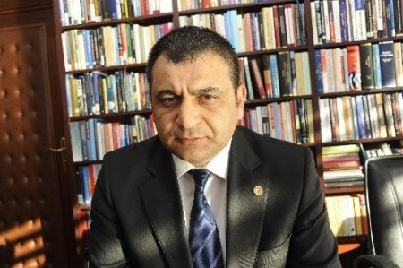 Laçiner: Türkiye, Suriye'deki savaşın içine çekilmek isteniyor