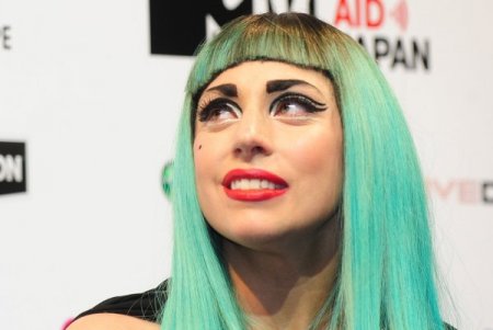 Lady Gaga, Afetzedeler İçin Yardım Konseri İle Japonya'da