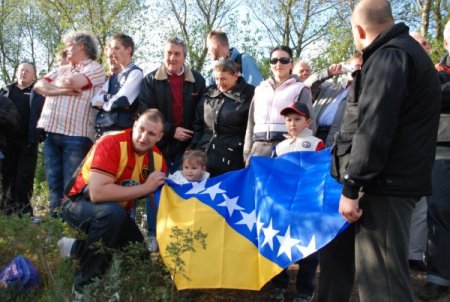 Lahey’deki Bosnalılar Sevinç Gösterileri Yaptı