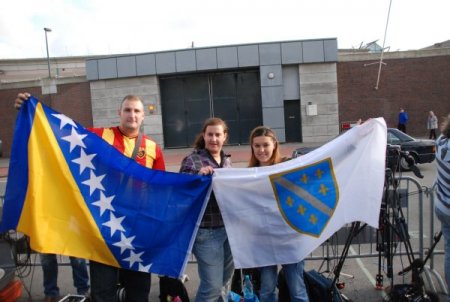 Lahey’deki Bosnalılar Sevinç Gösterileri Yaptı