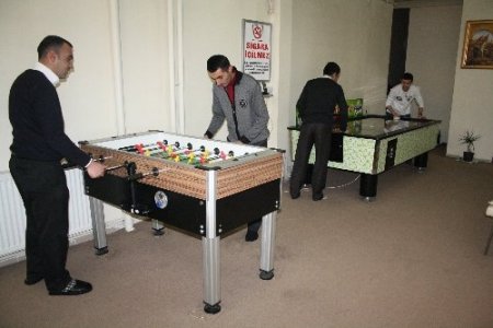 Langırt ve Air Hockey turnuvasında kuralar çekildi, heyecan başladı