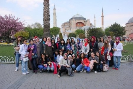 Lara Koleji öğrencileri SBS öncesi stres attı