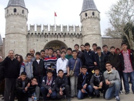 Lara Koleji öğrencileri SBS öncesi stres attı