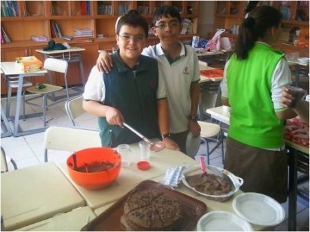 Lara Koleji'nde öğrencilere çay demleme ve musluk takma da öğretiliyor