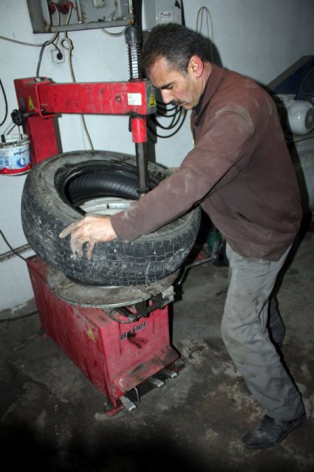 Lastikçilerin iş yoğunluğu yüzde 100 arttı