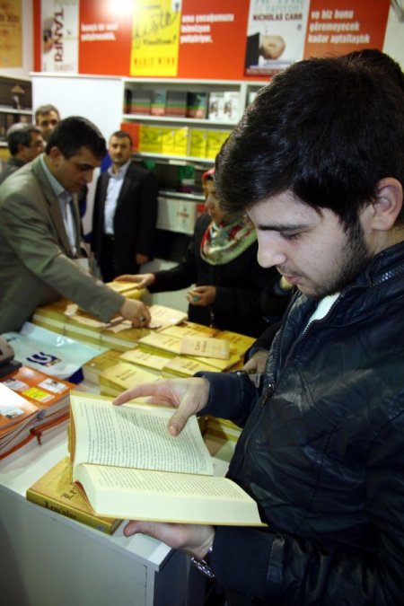 Lem’alar Sadeleştirildi, ‘anlamıyoruz’ Diyen Gençler Mutlu
