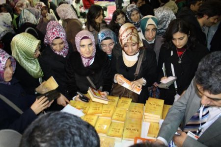 Lem’alar Sadeleştirildi, ‘anlamıyoruz’ Diyen Gençler Mutlu