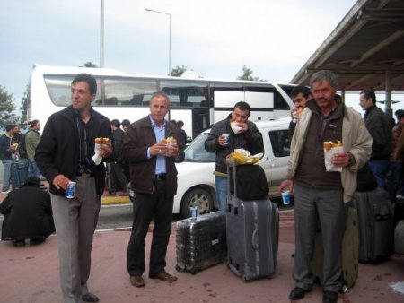 Libya’dan 167'si Türk, 174 Yolcu Özel Uçakla Antalya’ya Geldi (2)