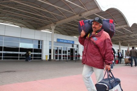 Libya’dan 167'si Türk, 174 Yolcu Özel Uçakla Antalya’ya Geldi