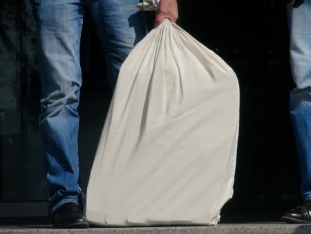 Libya'nın Paralarını Amman'a Götürürken Yakalandı