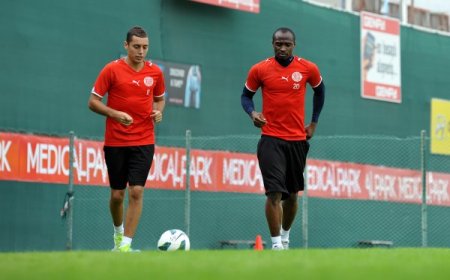 Lider ortağı Medical Park Antalyaspor, Kasımpaşa'ya bileniyor