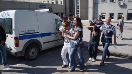 Liderliğini Köy Muhtarının Yaptığı Kaçakçılık Çetesi Çökertildi