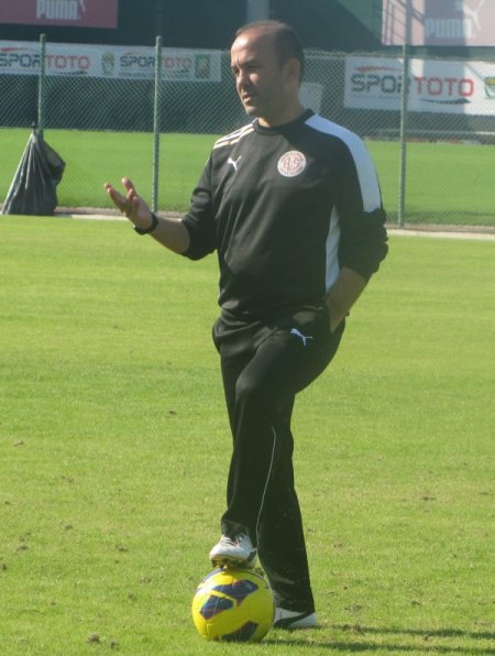 Liderlik şansını kullanamayan Antalyaspor, Bursa hazırlıklarına başladı