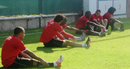 Liderlik şansını kullanamayan Antalyaspor, Bursa hazırlıklarına başladı