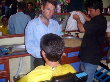 Lidyalılar parayı buldu ama bu köy takasla alışverişten vazgeçmiyor