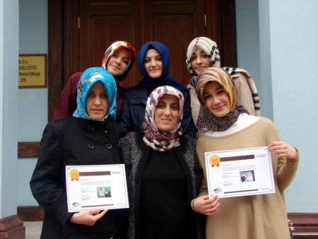 Lise öğrencilerinden Suriyeli ailelere yardım