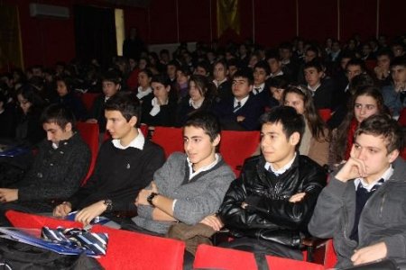 Lise Öğrencilerine Uzmanlardan Terör Dersi