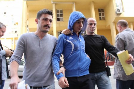 Lise öğrencisi, öğretmenini bıçakladığı iddiasıyla tutuklandı