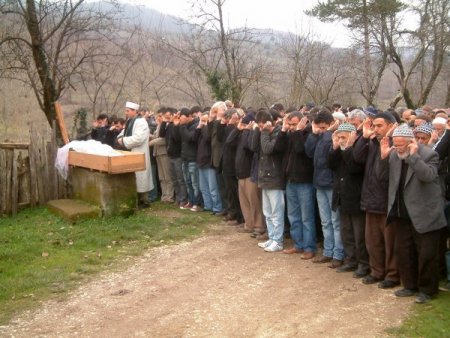 Lise Öğrencisi Hatice Arı'ya Ait Olduğu Kesinleşen Kemikler Toprağa Verildi