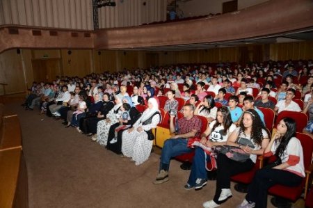 Liseler Arası Tiyatro Şenliği başladı