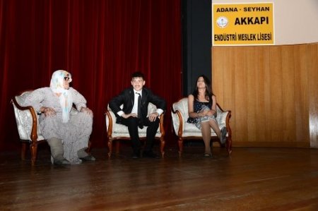 Liseler Arası Tiyatro Şenliği başladı