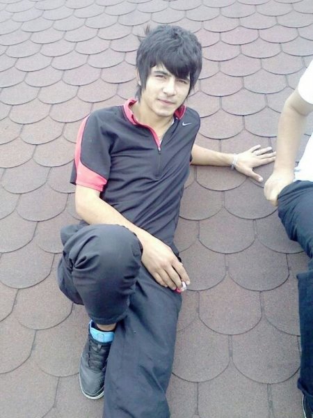 Liseli genç, kız meselesinden öldürülmüş