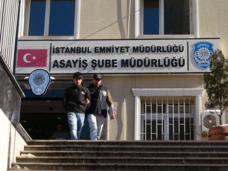 Liseli genç, kız meselesinden öldürülmüş