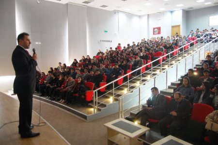 Liseli gençler madde bağımlılığına karşı uyarıldı