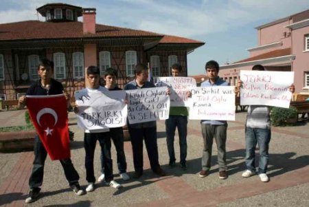 Liseli Gençler Terörü Lanetledi