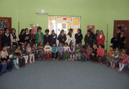 Liseli Gençlerin Anaokulu Ziyareti