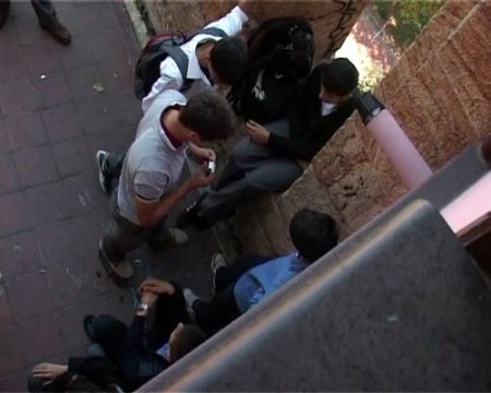 Liseli gençlerin tarihi surlarda esrar partisi (Özel)