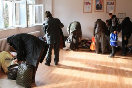 Liseli izcilerden mültecilere yardım eli