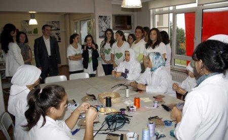 Liseli Timsahlar'dan lösemili çocuklara destek