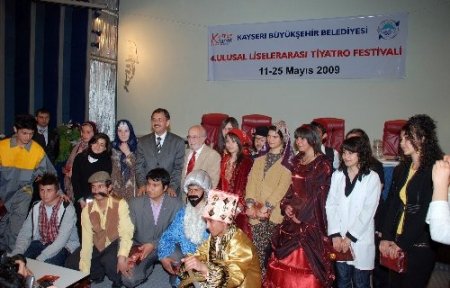 Liseli tiyatrocular Kayseri'de buluşuyor