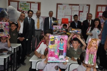 Liseliler, miniklerin hayallerini gerçekleştirdi