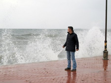 Lodos fırtınası Edremit Körfezi'ni etkiledi