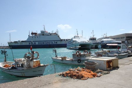 Lodos Silifke’de hayatı felç etti