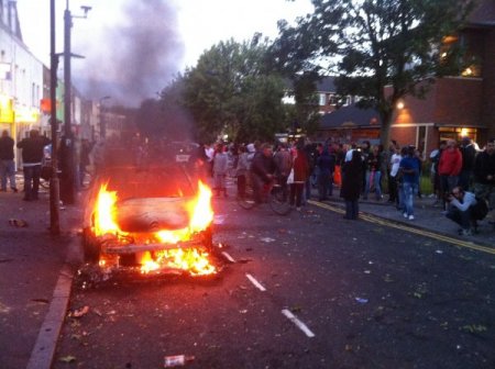 Londra'daki Olaylar Diğer Kentlere De Yayılıyor