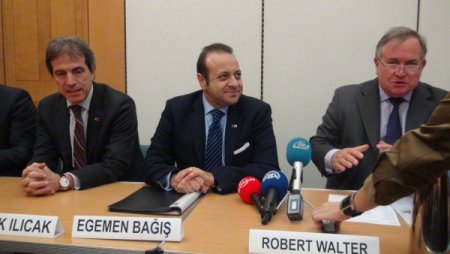 Lord Wallace, Bağış'a, Gelibolu ve Osmanlı esiri bir İngilizi hatırlattı