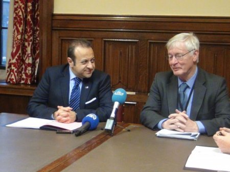 Lord Wallace, Bağış'a, Gelibolu ve Osmanlı esiri bir İngilizi hatırlattı