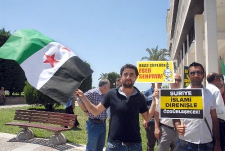 Lübnan Hizbullahı’na İzmir'den protesto