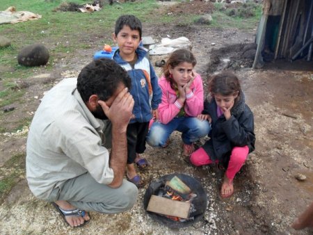 Lübnan’a sığınan Suriyeli aileler, zor şartlarda yaşam mücadelesi veriyor