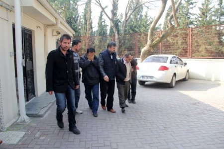 Lüks arabayla kaçak sigara sevkiyatı