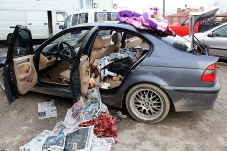 Lüks otomobille sigara sevkıyatına polis engeli