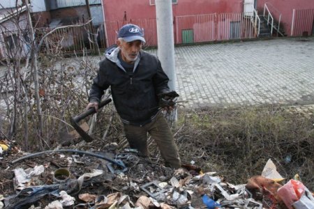 Maaşına haciz gelen baba 5 çocuğu için yardım istiyor