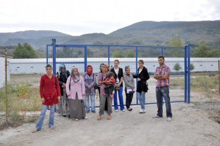 Maaşlarını 3 aydır alamayan işçiler fabrika önünde eylem yaptı