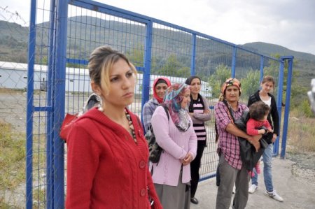Maaşlarını 3 aydır alamayan işçiler fabrika önünde eylem yaptı