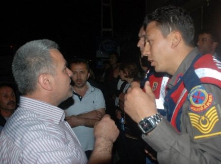 Maaşlarını alamayan işçiler haczi engelledi